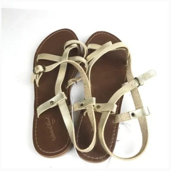 Universal Thread Women's Gold Faux Leather Lavinia Toe Wrap Thong Sandal - Picture 6 of 7